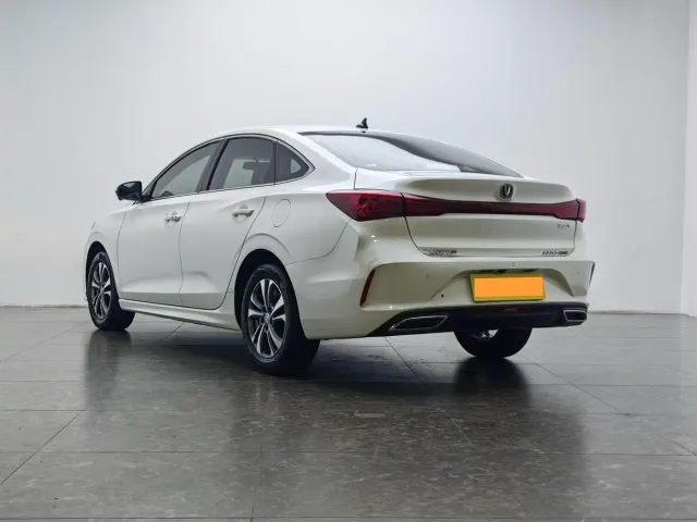 Changan Eado — Фото автомобиля 4