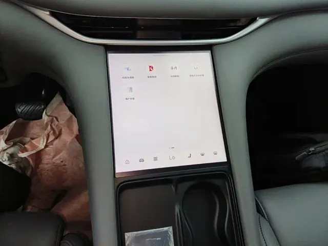 IM Motors LS6 — Фото автомобиля 12