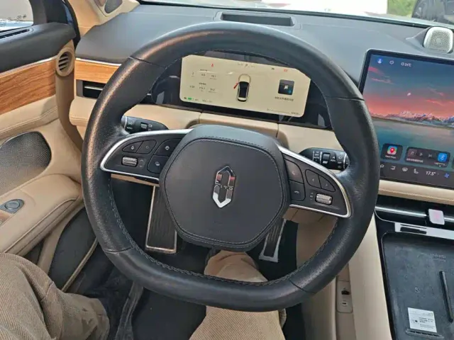 Aito M5 — Фото автомобиля 15