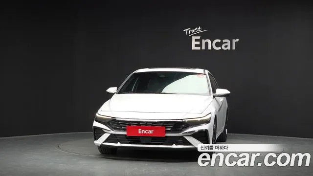 Hyundai Avante CN7 — Фото автомобиля 3