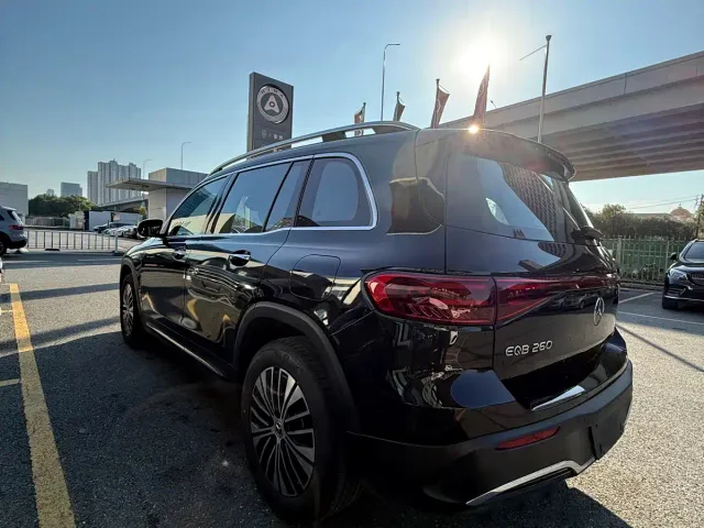 Mercedes-Benz EQB — Фото автомобиля 6