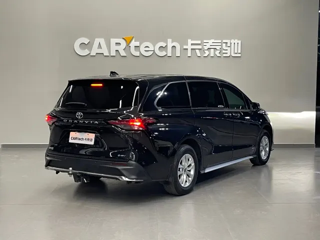 Toyota Granvia — Фото автомобиля 4