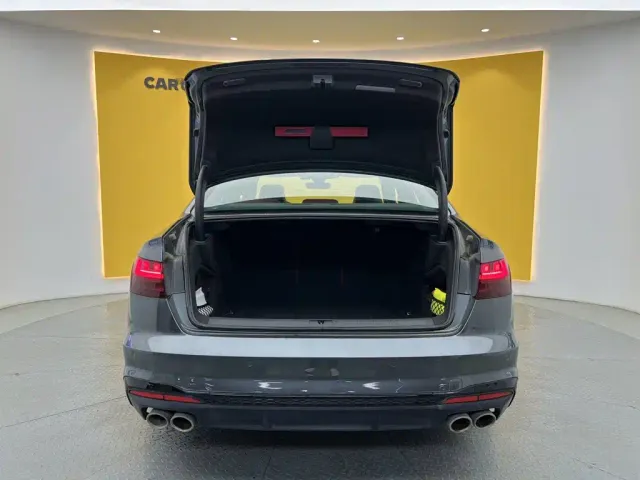 Audi S4 — Фото автомобиля 11