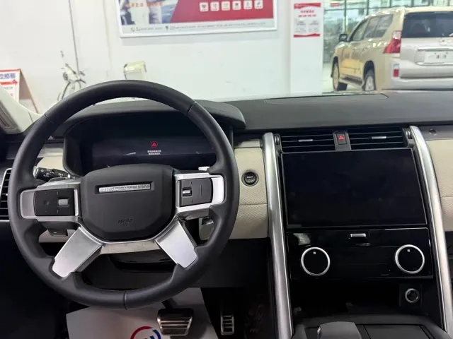 Land Rover Discovery — Фото автомобиля 12