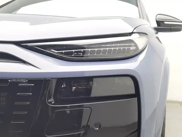 Audi Q6L e-tron — Фото автомобиля 7