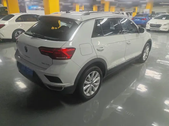 Volkswagen T-Roc — Фото автомобиля 10
