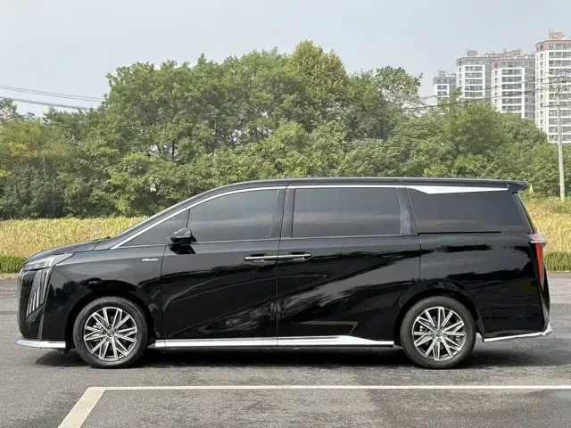 GAC Trumpchi M8 — Фото автомобиля 3