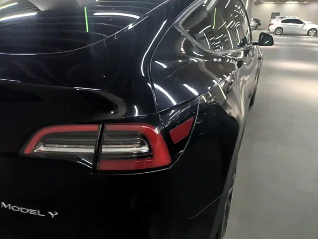 Tesla Model Y — Фото автомобиля 7