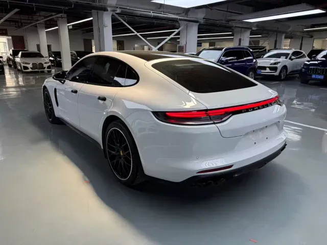 Porsche Panamera — Фото автомобиля 20