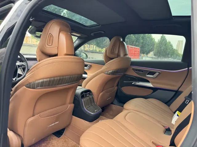 Mercedes-Benz E-Class — Фото автомобиля 5
