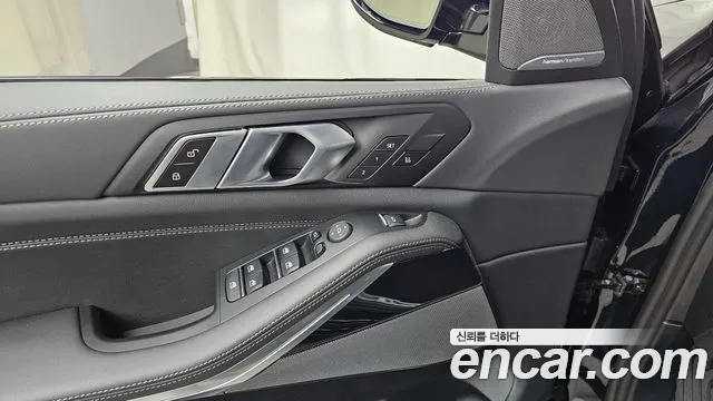 BMW X5 xDrive 40i M Sport — Фото автомобиля 26