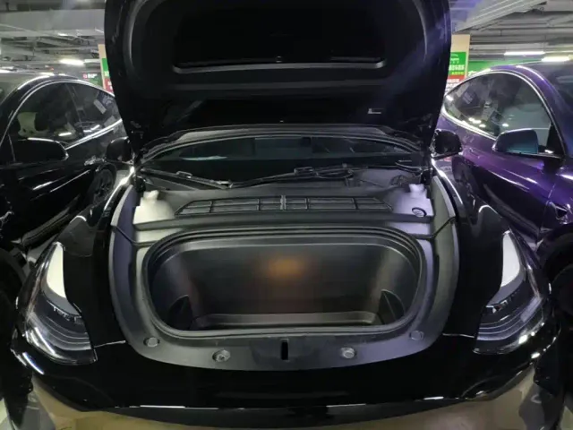 Tesla Model Y — Фото автомобиля 19