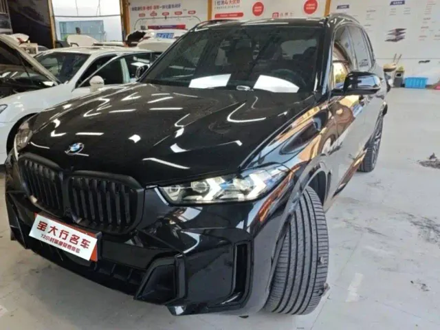 Фотография автомобиля — BMW X5