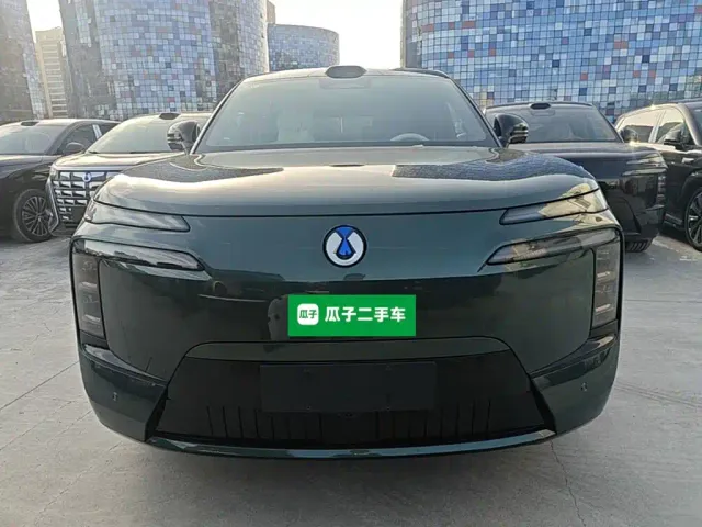Denza N8L — Фото автомобиля 2