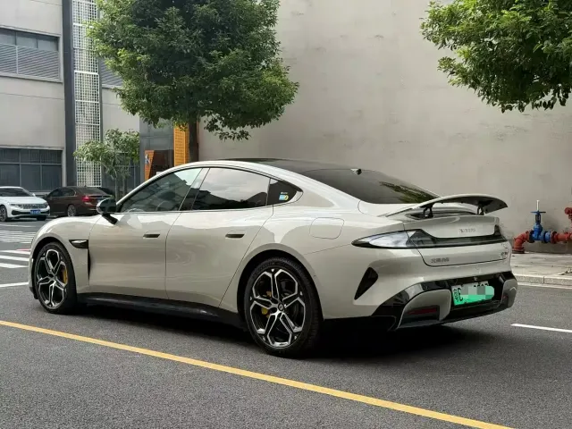 Xiaomi SU7 — Фото автомобиля 6