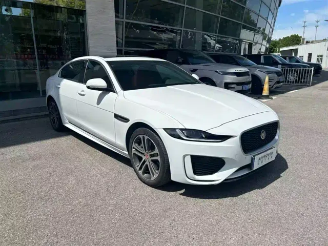 Jaguar XEL — Фото автомобиля 2