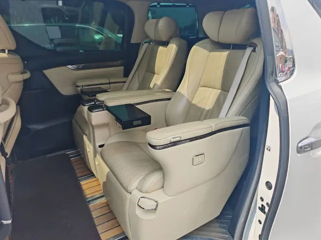 Toyota Alphard 2021 Hybrid 2.5L Premium — Фото автомобиля 8