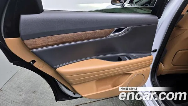Genesis G80 Бензин 2.5 турбо AWD — Фото автомобиля 24
