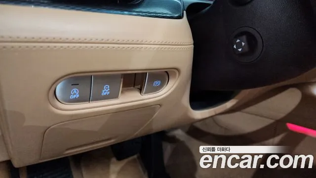 Genesis G90 Бензин 3.5 турбо AWD — Фото автомобиля 24