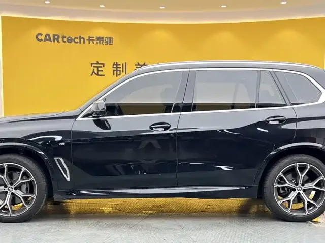 BMW BMW X5 2022 Facelift xDrive 40Li M Sport Package — Фото автомобиля 7