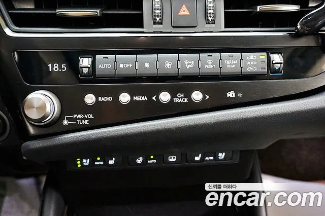 Lexus ES — Фото автомобиля 12