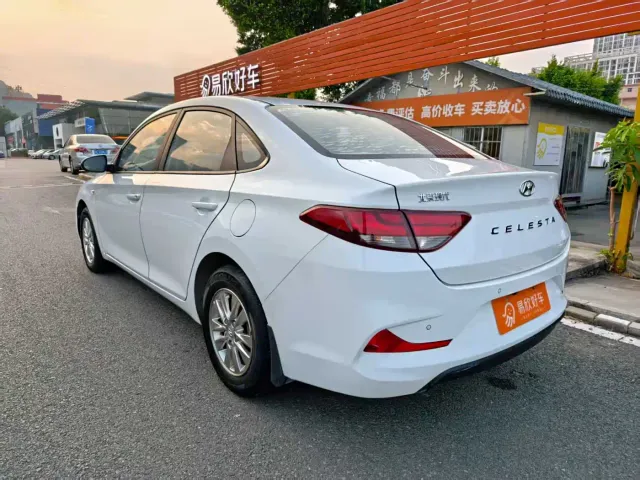 Hyundai Elantra — Фото автомобиля 8
