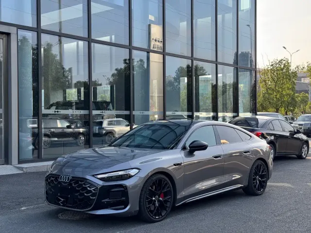 Фотография автомобиля — Audi A5L