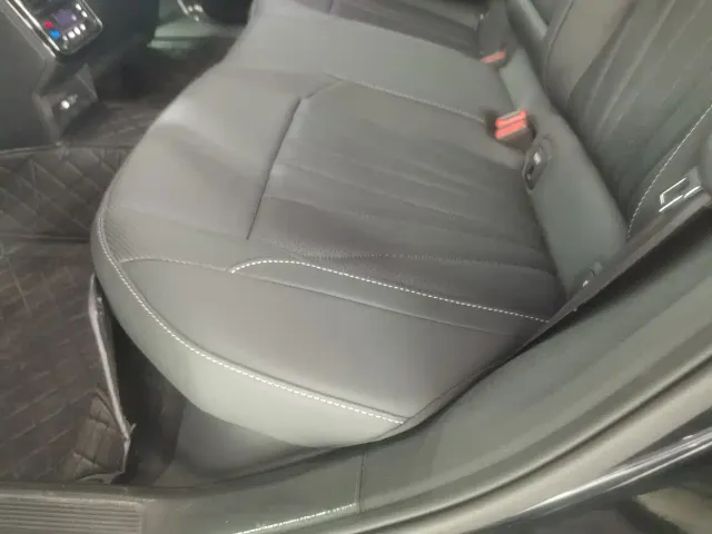 Volkswagen Passat — Фото автомобиля 18