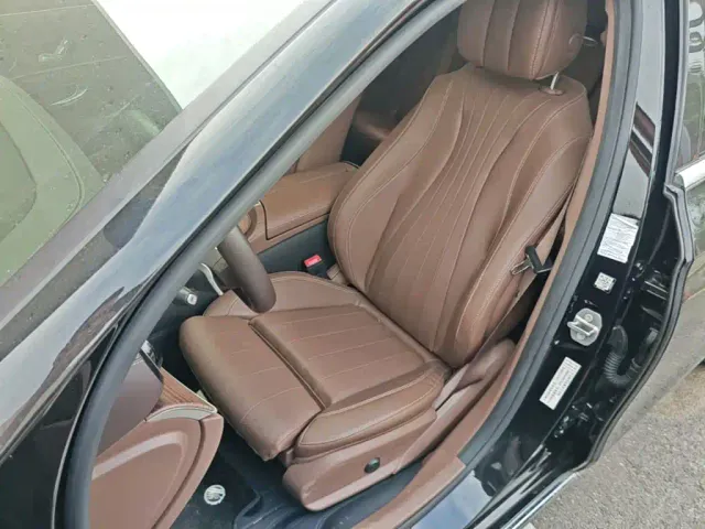 Mercedes-Benz E-Class — Фото автомобиля 14