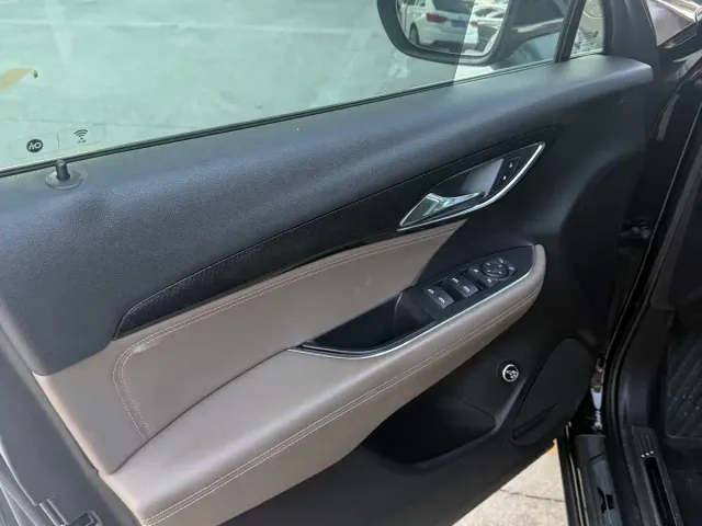 Buick Envision Plus — Фото автомобиля 5