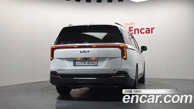 Kia Canival Новый Carnival 4 поколение Бензин 9 мест X Line — Фото автомобиля 3