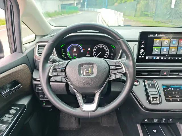 Honda Odyssey — Фото автомобиля 13