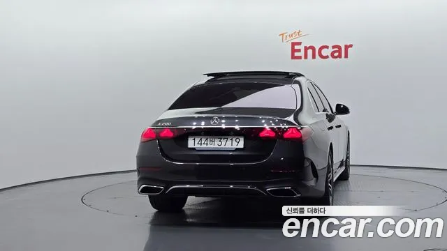 Mercedes-Benz E-Class W214 — Фото автомобиля 4