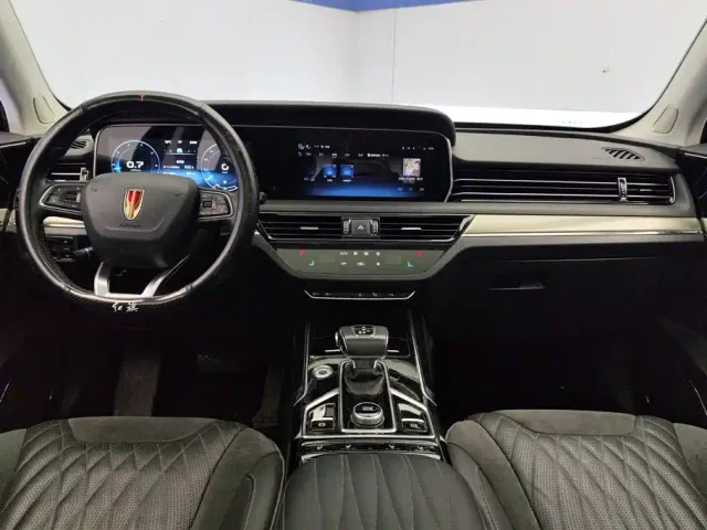 Hongqi HS5 — Фото автомобиля 12