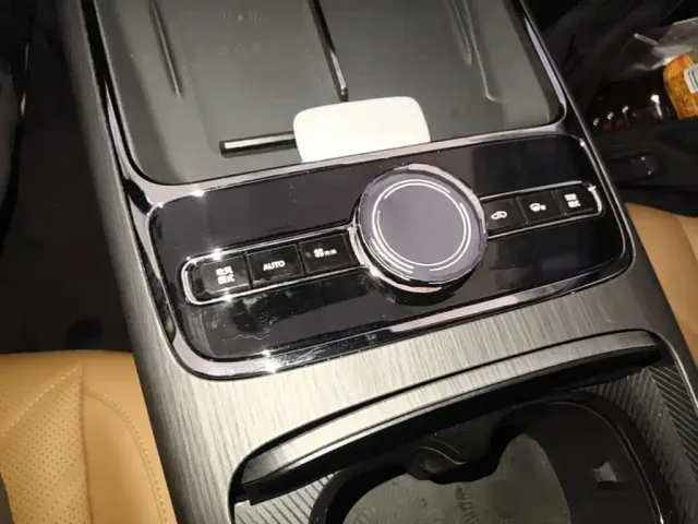 Geely Galaxy Xingyao 8 — Фото автомобиля 13
