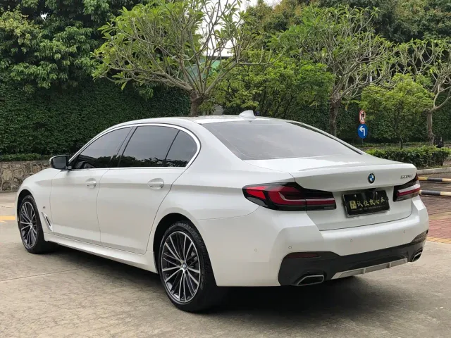 BMW 5 Series — Фото автомобиля 7