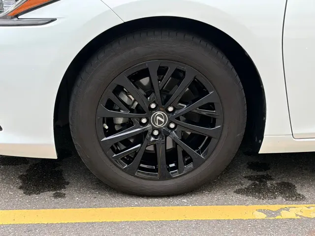 Lexus ES — Фото автомобиля 6
