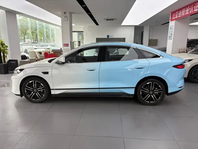 BYD Qin L — Фото автомобиля 4