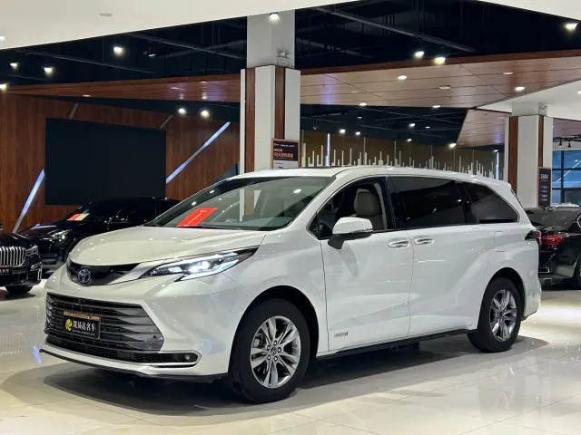Фотография автомобиля — Toyota Sienna