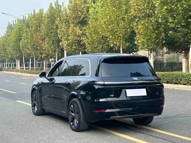 Li Auto L9 — Фото автомобиля 9