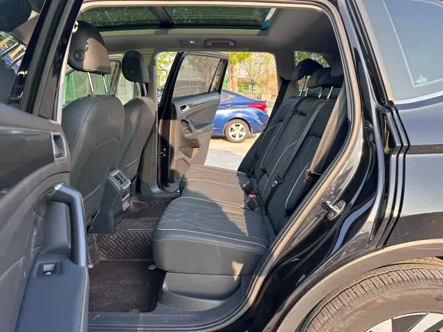 Volkswagen Tiguan L — Фото автомобиля 6