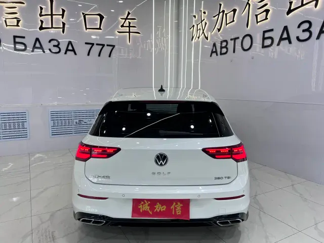 Volkswagen Golf — Фото автомобиля 5