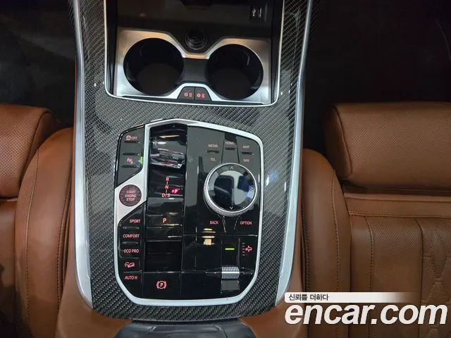 BMW X7 — Фото автомобиля 9