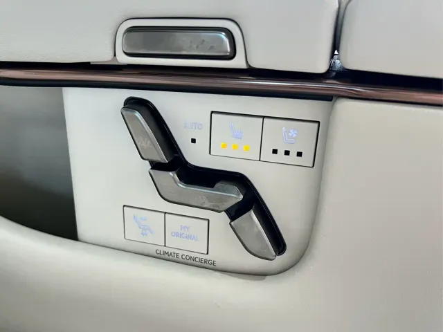 Lexus LM — Фото автомобиля 24