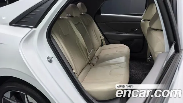 Hyundai Avante CN7 — Фото автомобиля 11