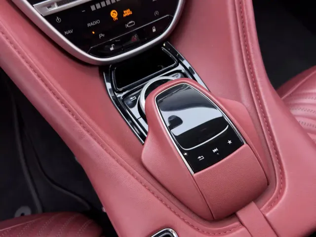 Aston Martin DB11 — Фото автомобиля 21
