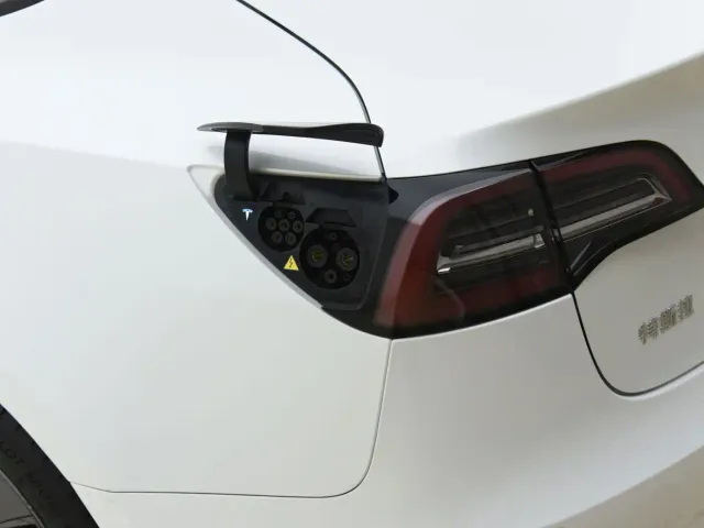 Tesla Model 3 2022 Model Rear-Wheel Drive Version — Фото автомобиля 17