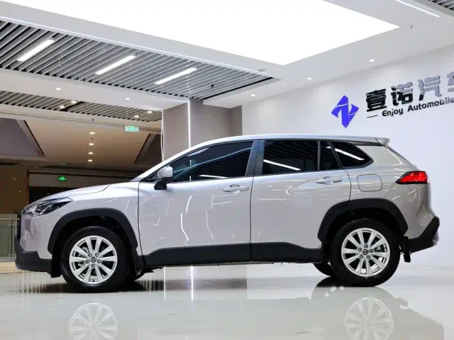 Toyota Corolla Cross — Фото автомобиля 3