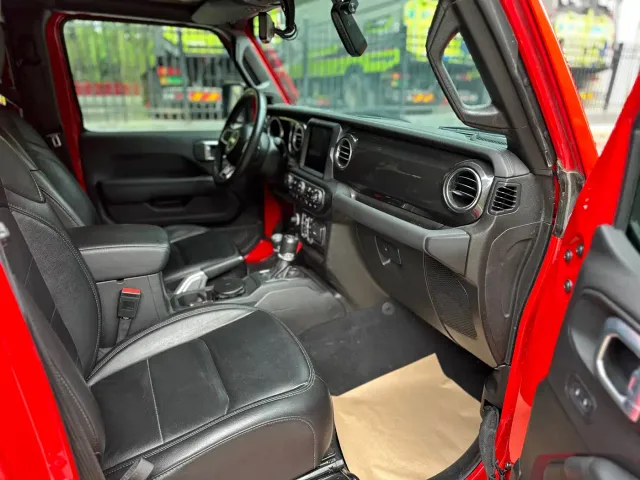 Jeep Wrangler — Фото автомобиля 13