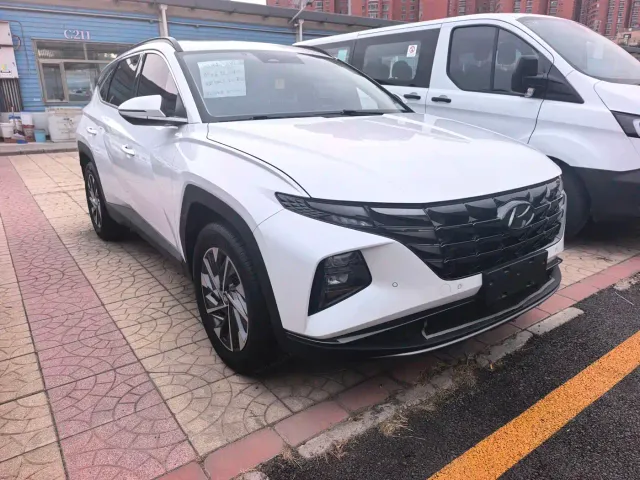 Hyundai Tucson — Фото автомобиля 3